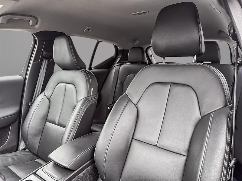 volvo XC40 2025 - 13