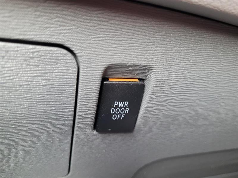 toyota Sienna 2017 - 24