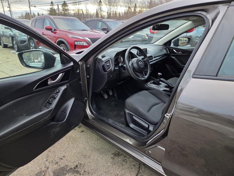 mazda Mazda3 2015 - 10