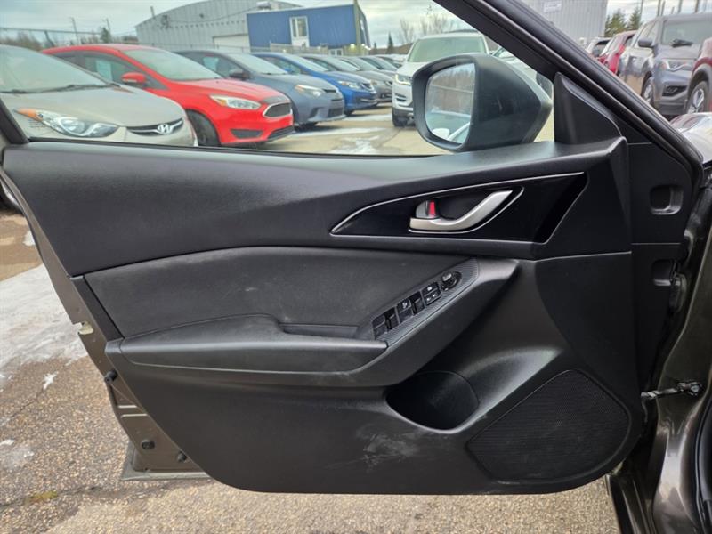 mazda Mazda3 2015 - 23