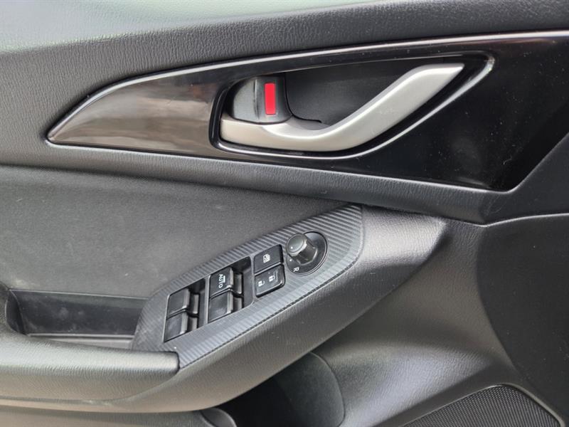 mazda Mazda3 2015 - 24