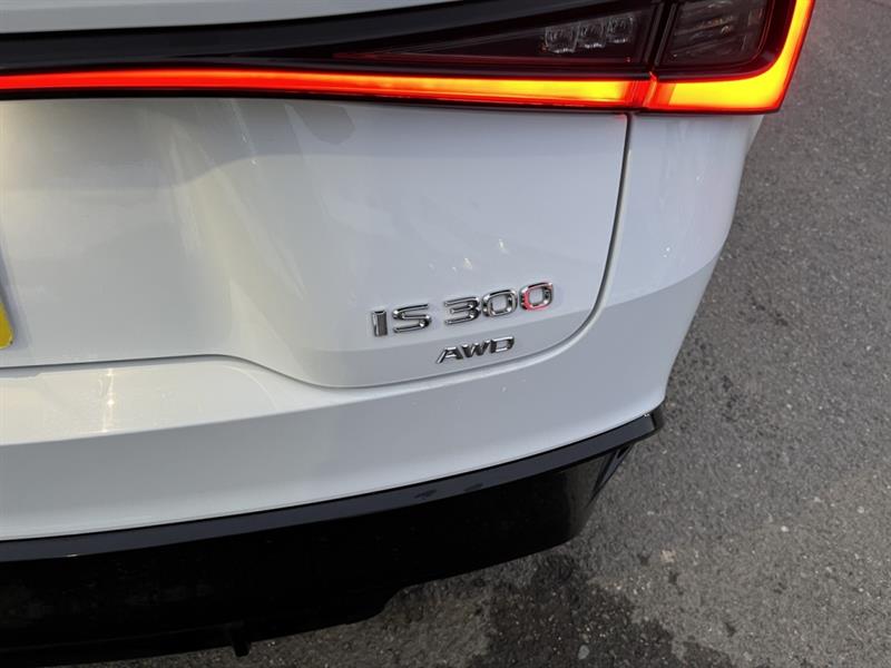 lexus IS  2022 - 12