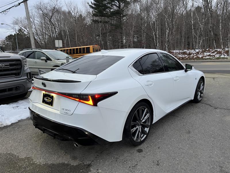 lexus IS  2022 - 14