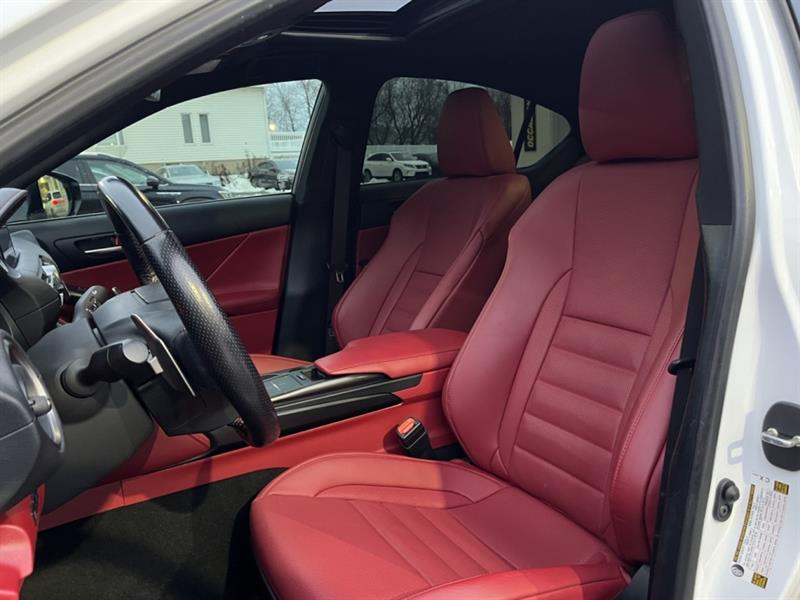 lexus IS  2022 - 18