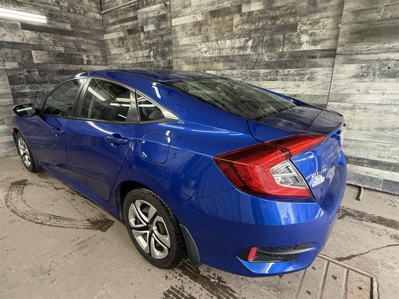 honda Civic Sedan 2018 - 17