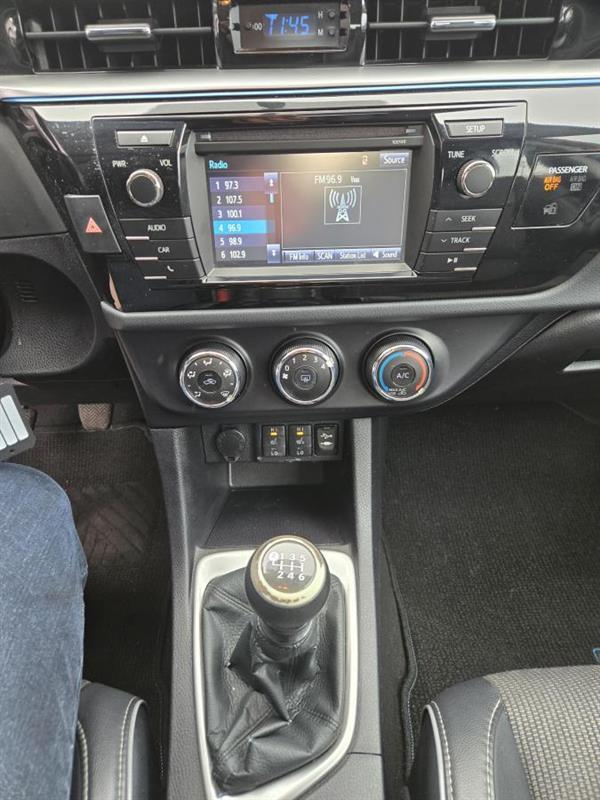 2015 Toyota Corolla - Image 19