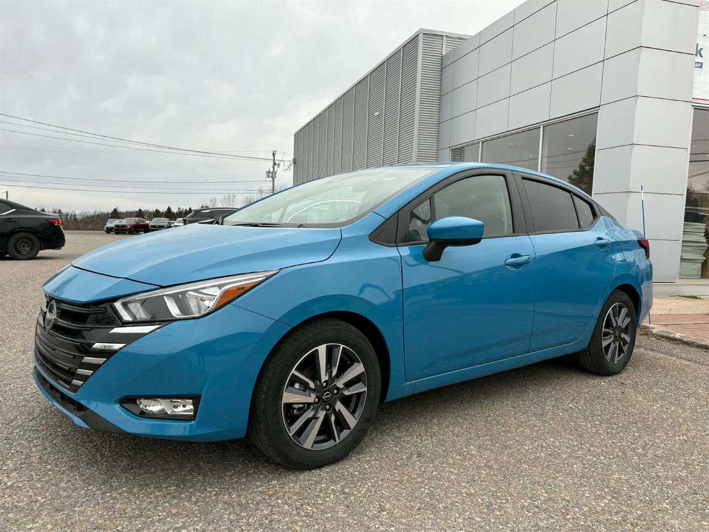 NISSAN VERSA SV 2025