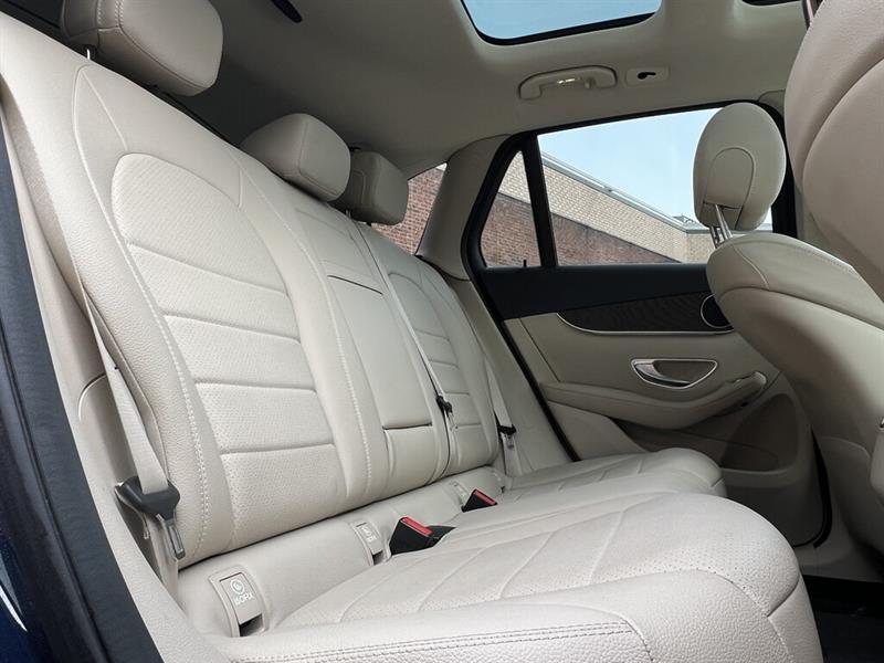 mercedes-benz GLC 2019 - 24