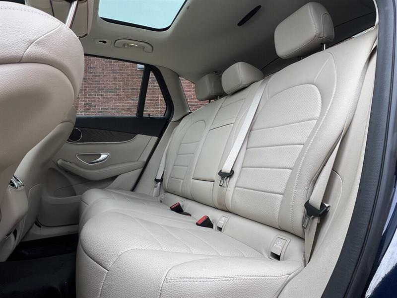 mercedes-benz GLC 2019 - 25