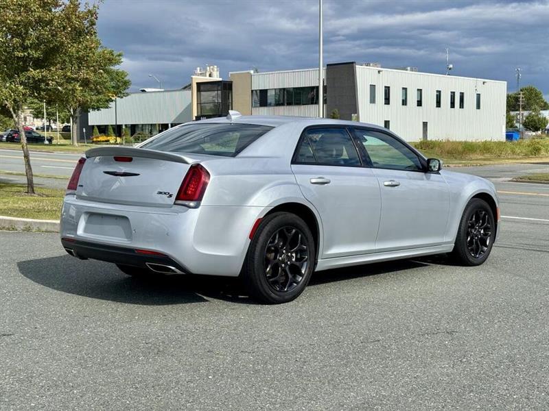 chrysler 300 2023 - 5