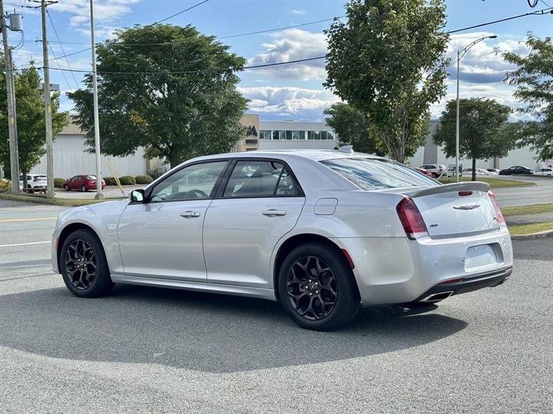 chrysler 300 2023 - 9