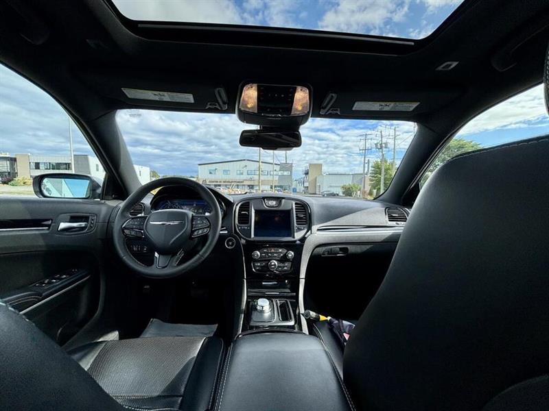 chrysler 300 2023 - 14