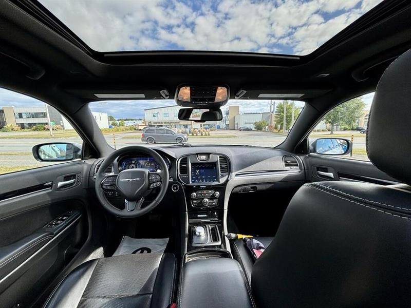 chrysler 300 2023 - 15