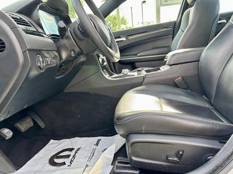 chrysler 300 2023 - 20