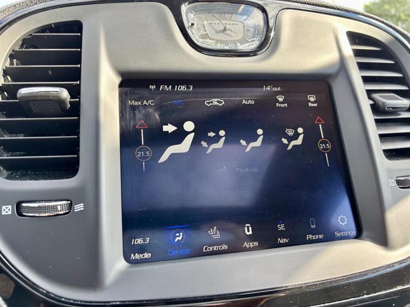 chrysler 300 2023 - 29