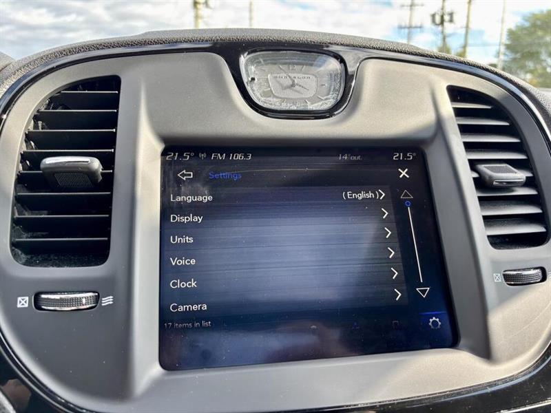 chrysler 300 2023 - 34