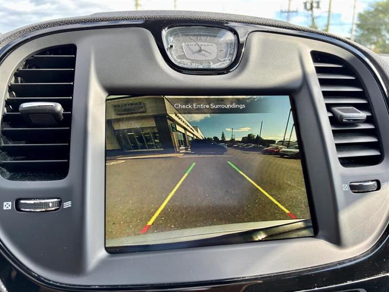 chrysler 300 2023 - 35