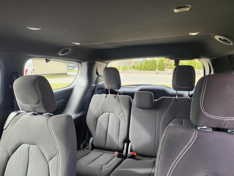 chrysler Pacifica 2023 - 17