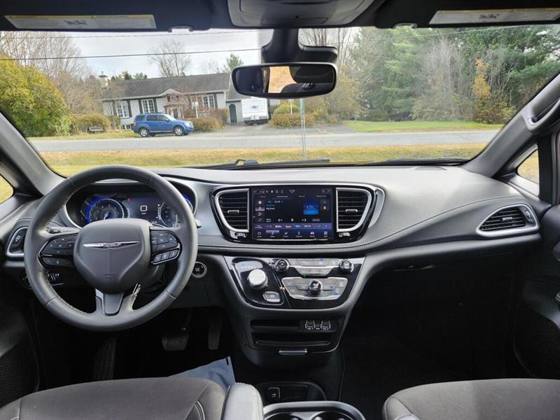 chrysler Pacifica 2023 - 22