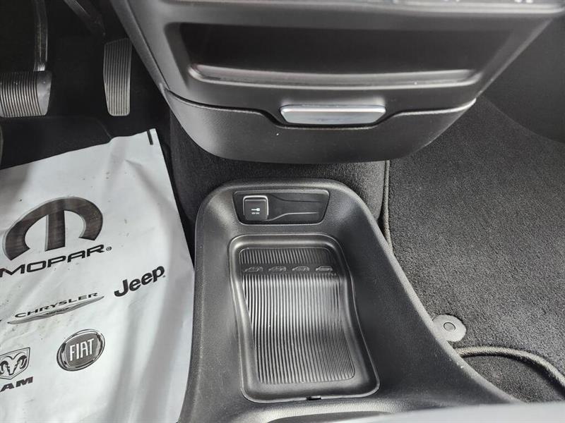 chrysler Pacifica 2023 - 32