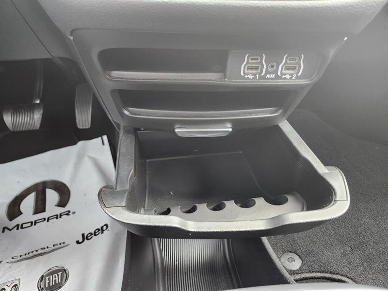 chrysler Pacifica 2023 - 33