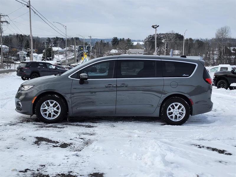 chrysler Pacifica 2023 - 12