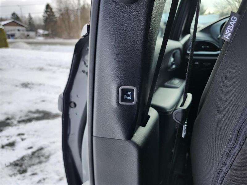 chrysler Pacifica 2023 - 21