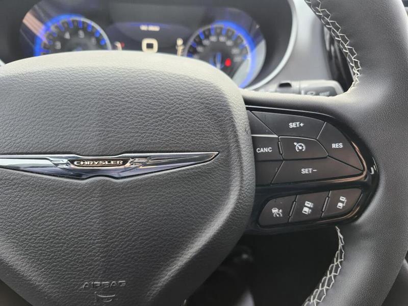 chrysler Pacifica 2023 - 31