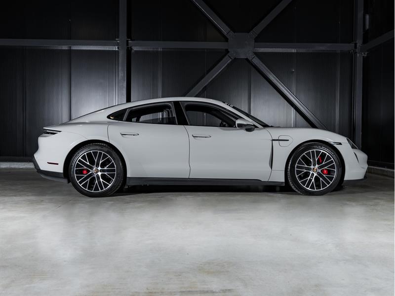 porsche Taycan 2021 - 10