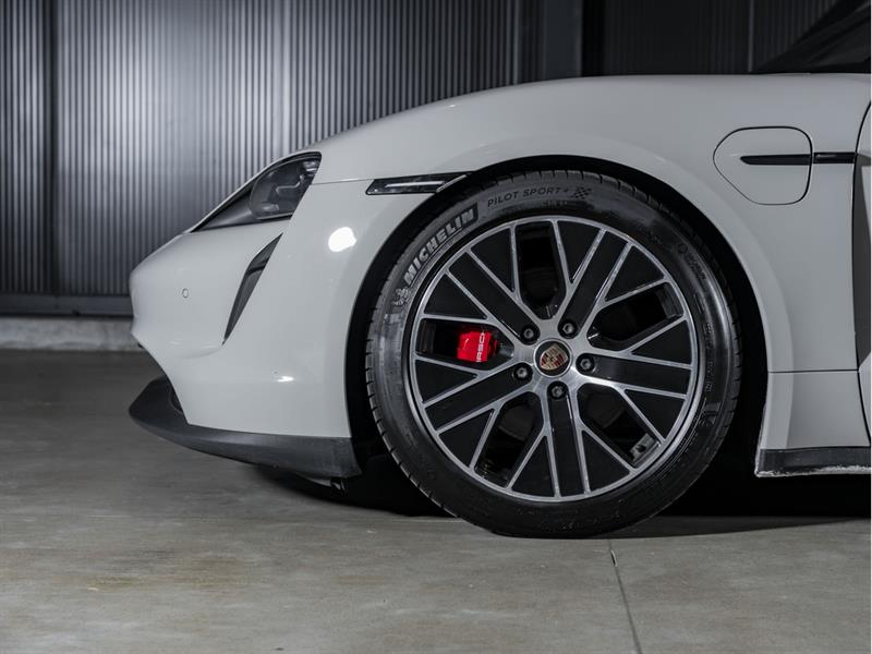 porsche Taycan 2021 - 12