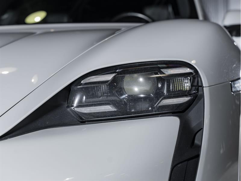 porsche Taycan 2021 - 18