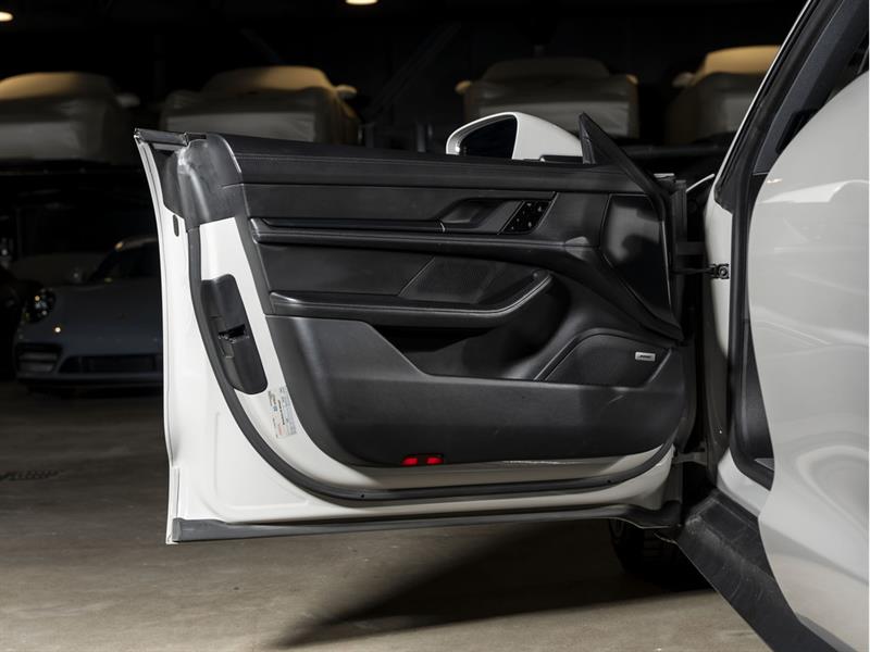 porsche Taycan 2021 - 23