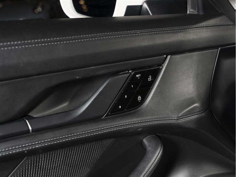 porsche Taycan 2021 - 24