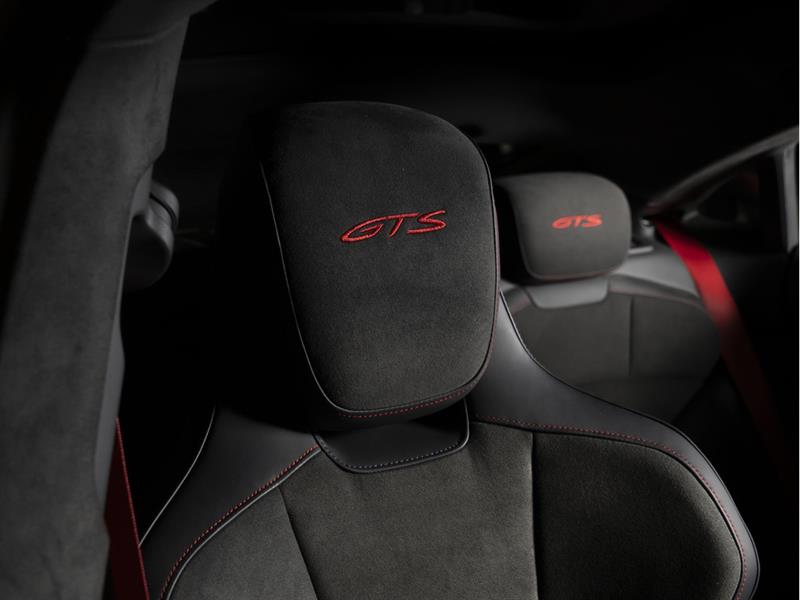 porsche Taycan 2023 - 18