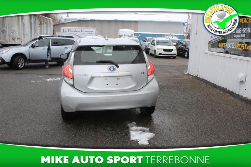 toyota Prius c 2016 - 2