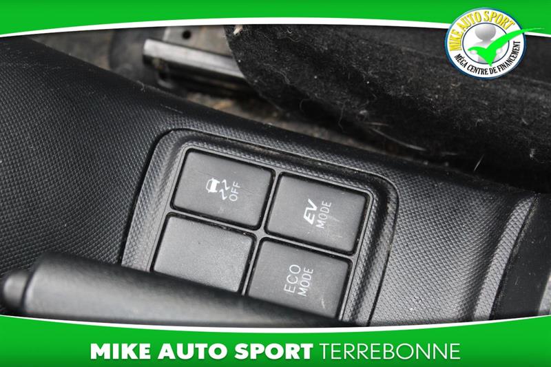 toyota Prius c 2016 - 8