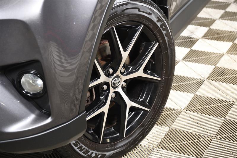 toyota RAV4 2017 - 9