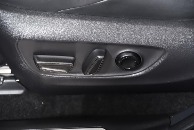 toyota Venza Hybrid 2023 - 16