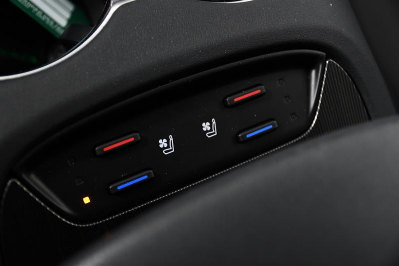 toyota Venza Hybrid 2023 - 26