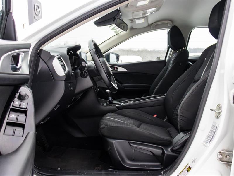 mazda Mazda3 2018 - 11