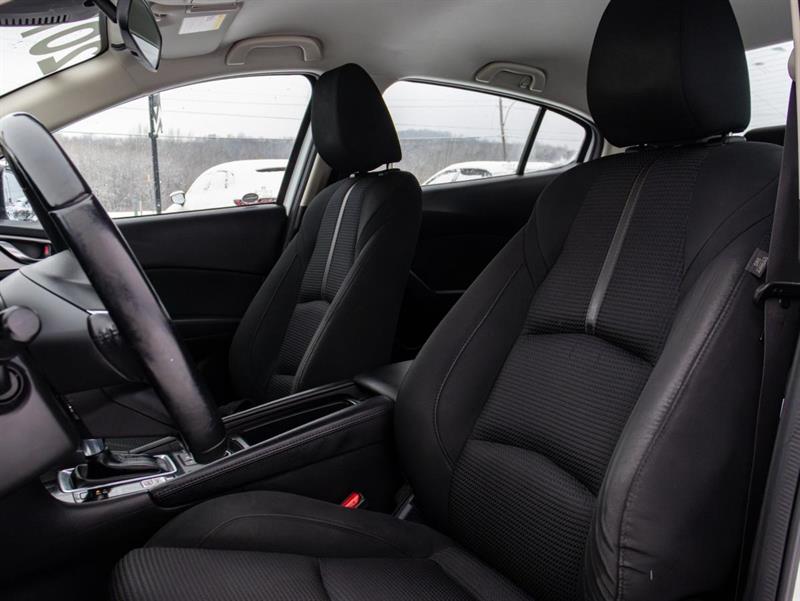 mazda Mazda3 2018 - 12