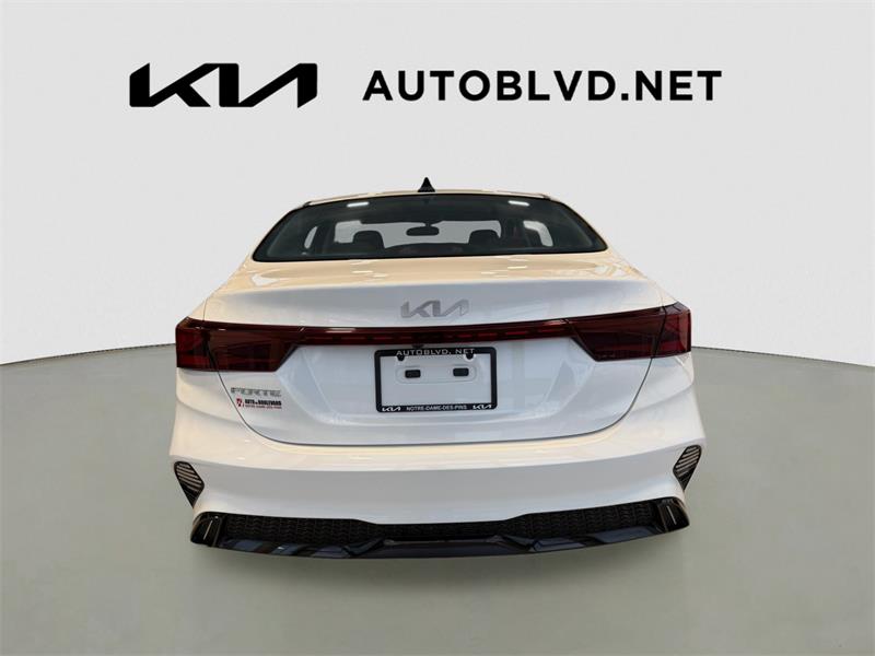 kia Forte 2024 - 8