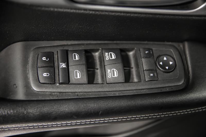 chrysler Pacifica Hybrid 2022 - 12