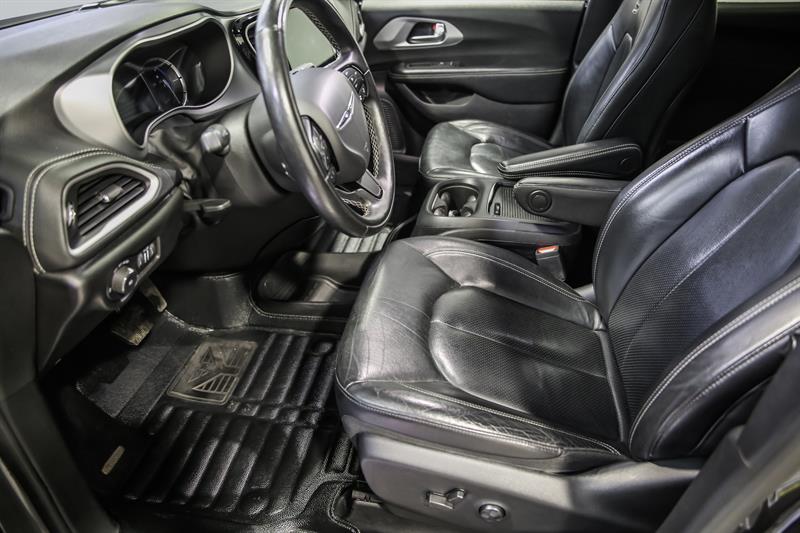 chrysler Pacifica Hybrid 2022 - 13