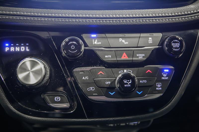 chrysler Pacifica Hybrid 2022 - 25