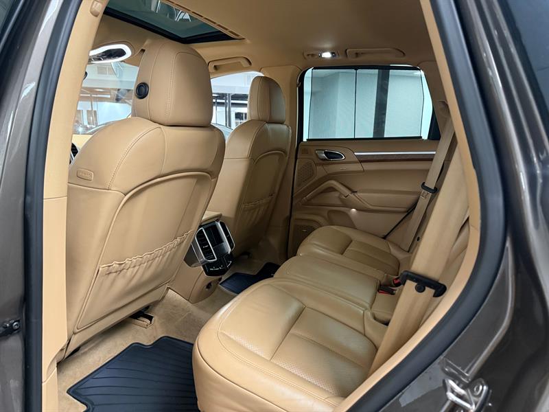 porsche Cayenne 2016 - 13