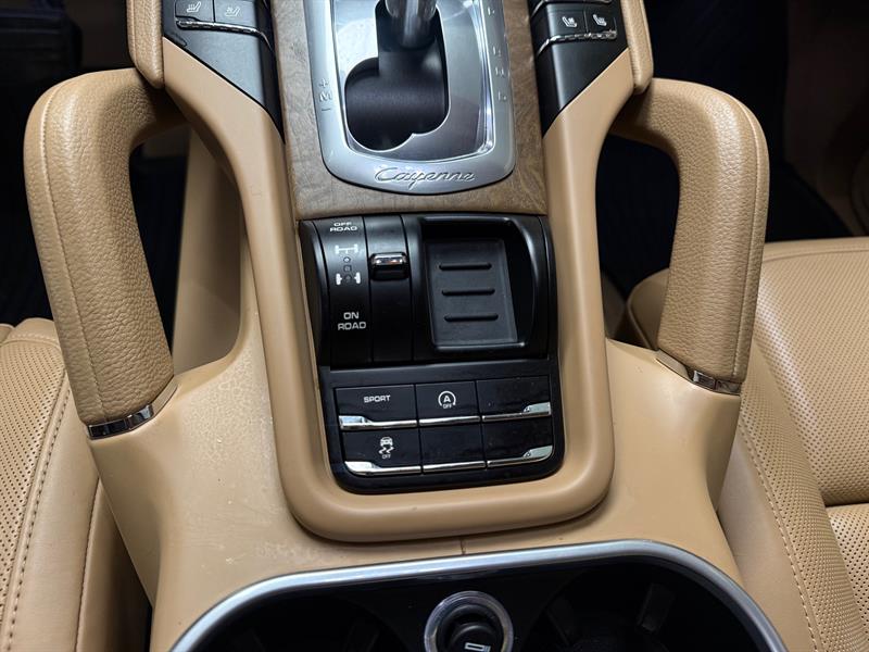 porsche Cayenne 2016 - 24