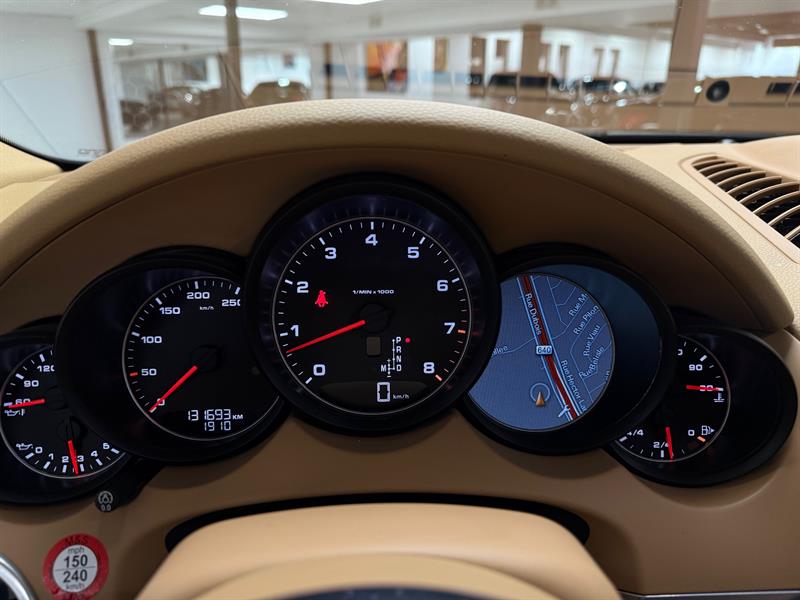 porsche Cayenne 2016 - 26