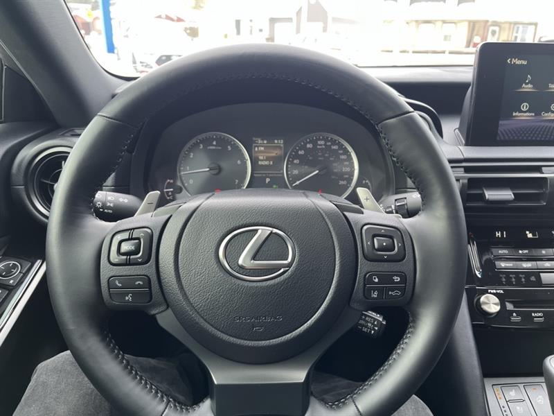 lexus IS 2024 - 16