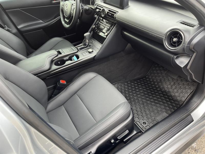 lexus IS 2024 - 31